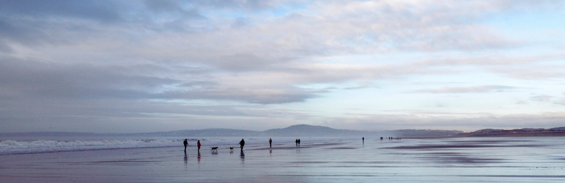 Llun o draeth Aberafon, Castell-nedd Port Talbot